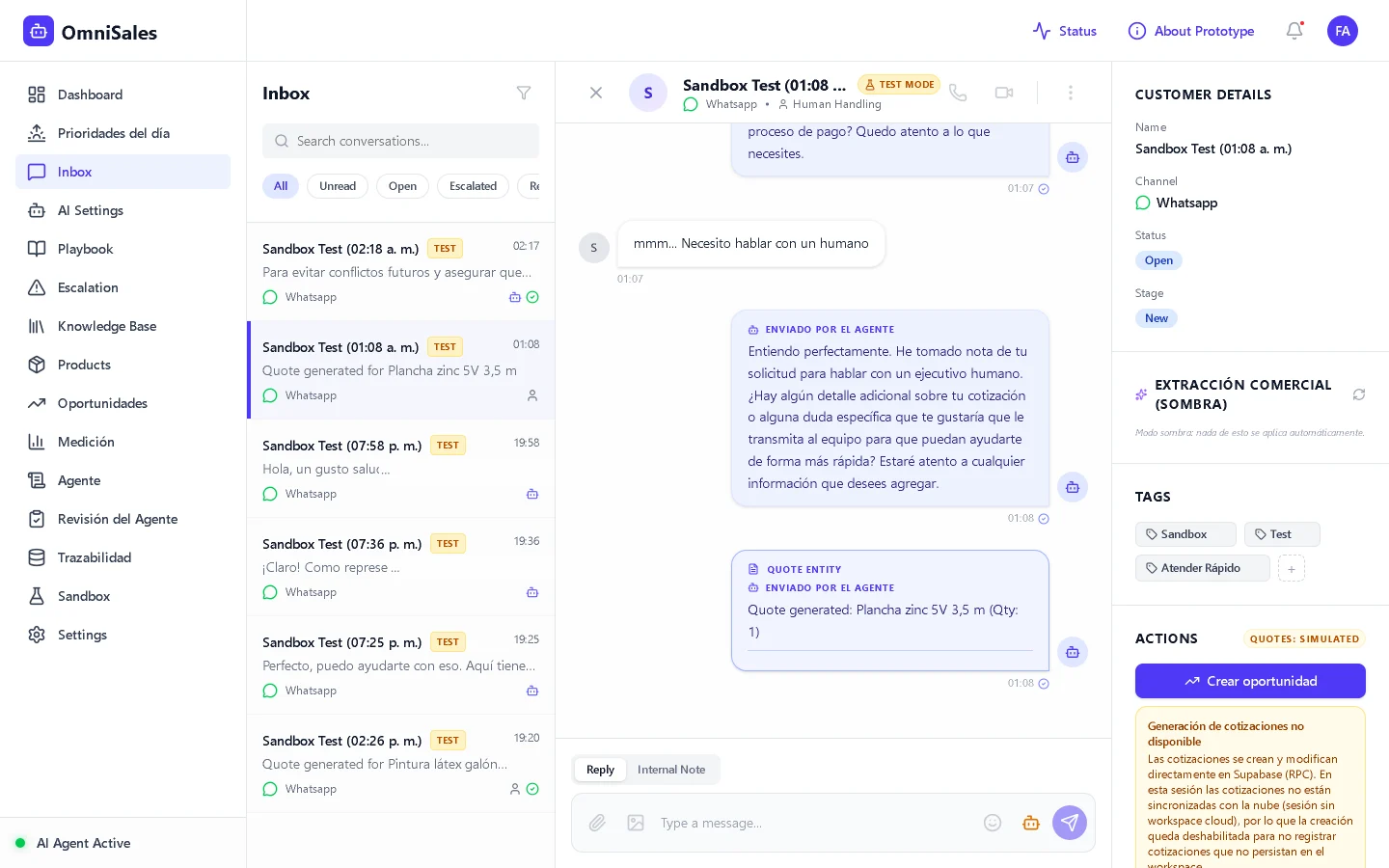 Bandeja de conversaciones de OmniSales con un agente de IA preparando una cotización